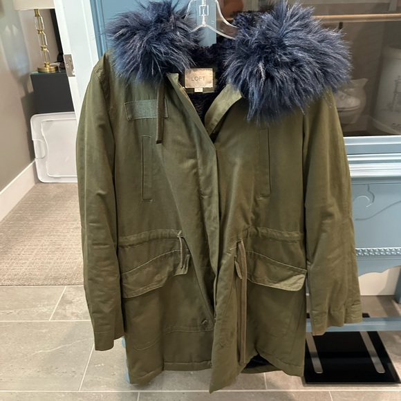 LOFT olive winter coat with faux fur - Picture 6 of 11